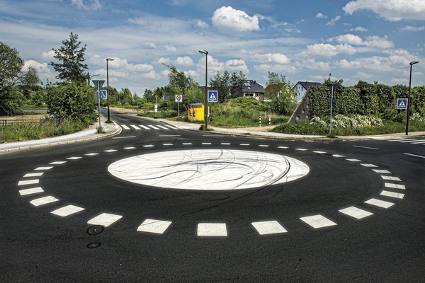 Foto eines Kreisverkehr 
Titel: Kreisel, Foto: Udo Kreikenbohm