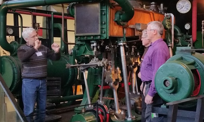Inklusive Führung vor dem Schiffshebewerk Henrichenburg. Inklusive Führung vor dem Schiffshebewerk Henrichenburg.