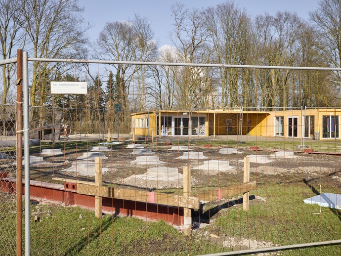 Fundament für den Container-Bau (vergrößerte Bildansicht wird geöffnet)