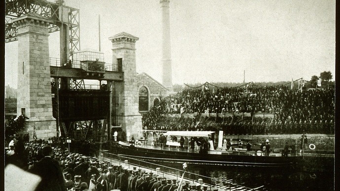 Feierliche Eröffnung des Schiffshebewerkes im Jahre 1899 Feierliche Eröffnung des Schiffshebewerkes im Jahre 1899